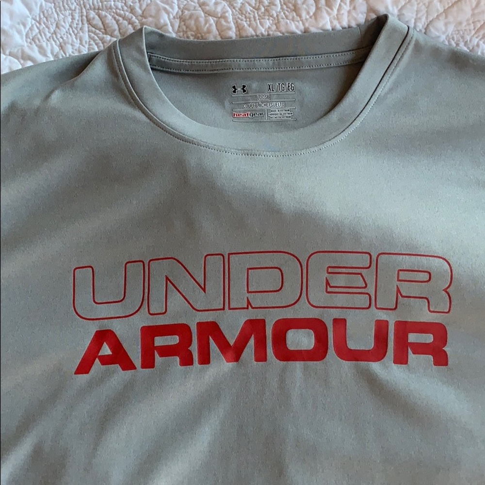 XL Under Armour loose fit Tee shirt